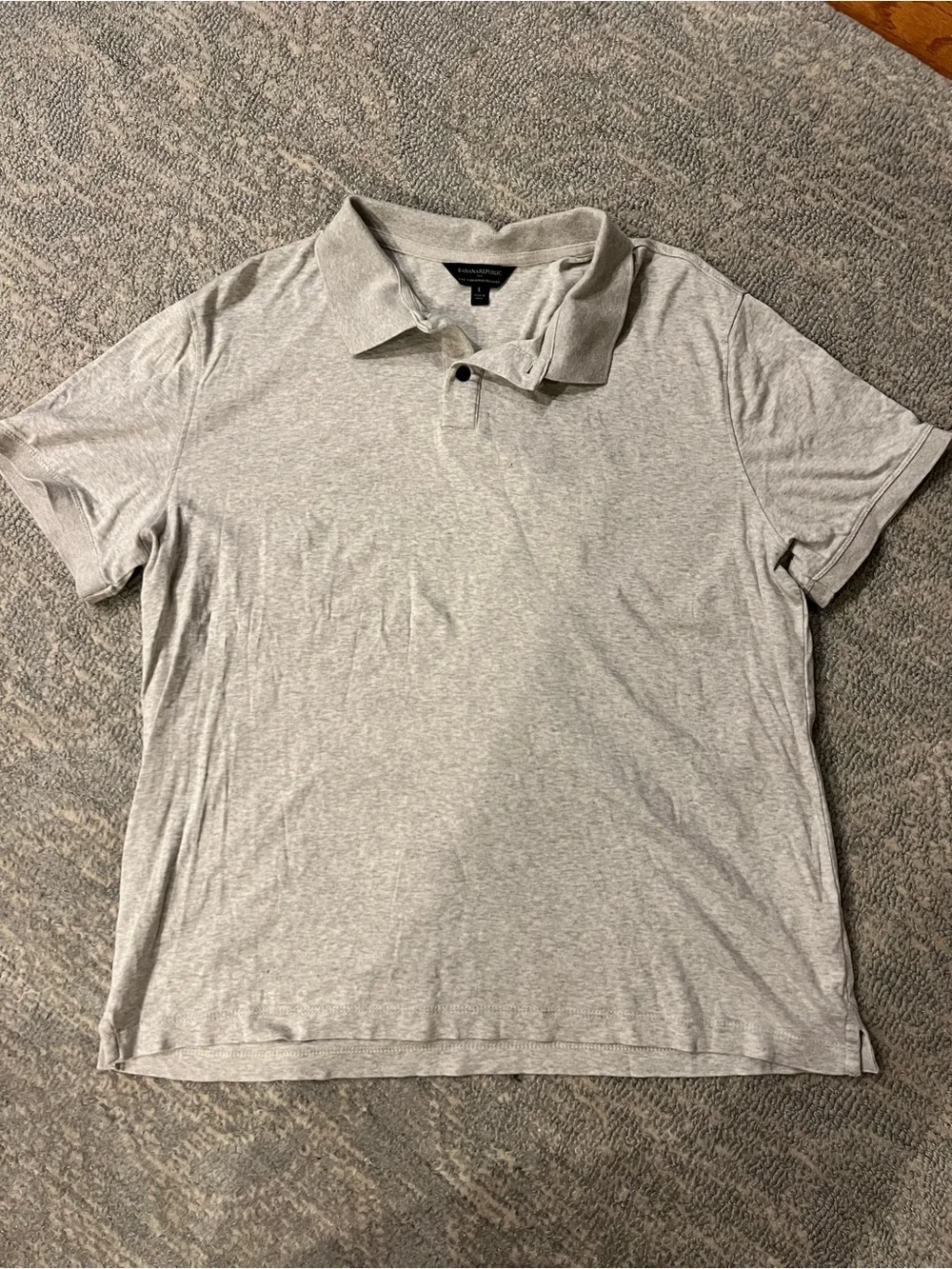 Banana Republic Men's Light Gray Polo Shirt - Classic Short Sleeve